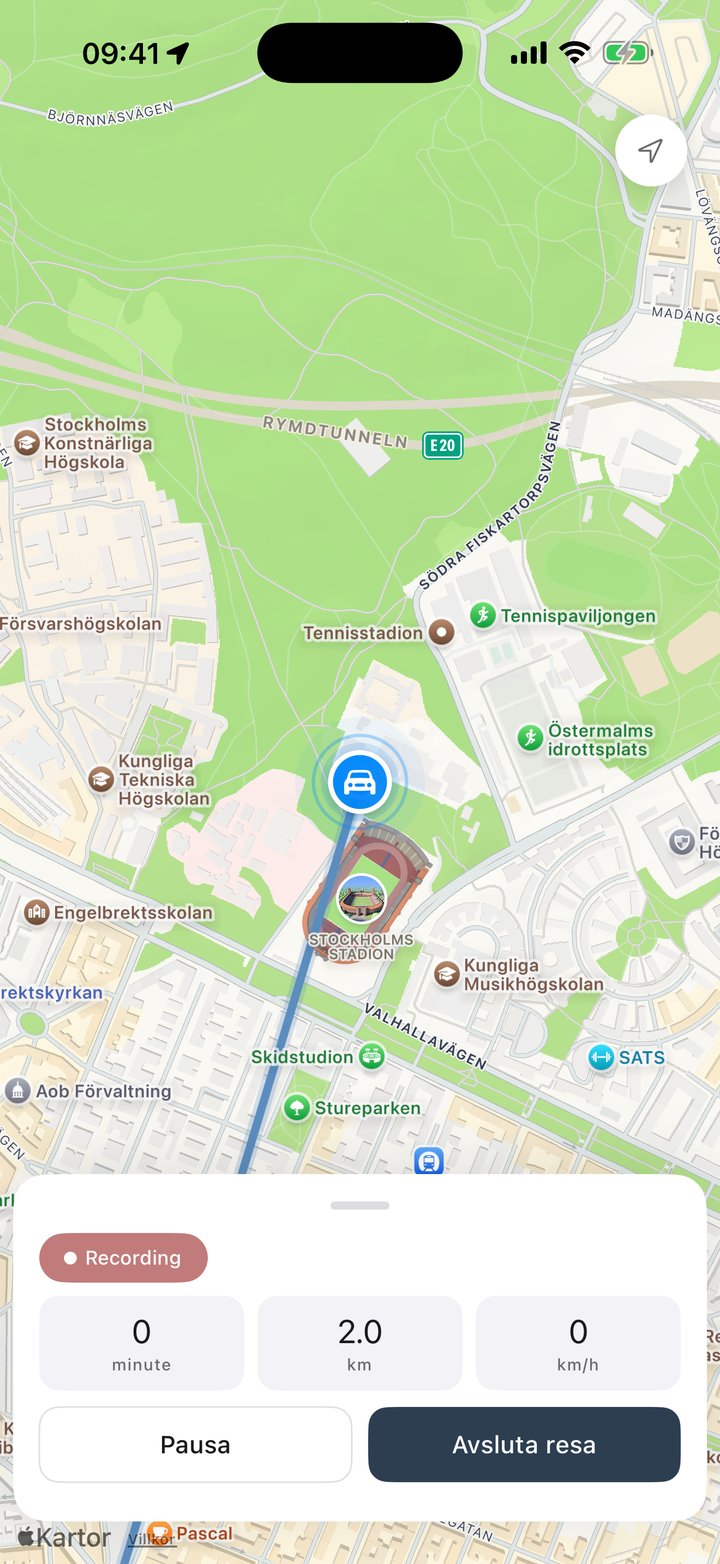 TripLogger loggar en resa live på kartan: sträcka, tid och hastighet med knapparna Pausa och Avsluta resa